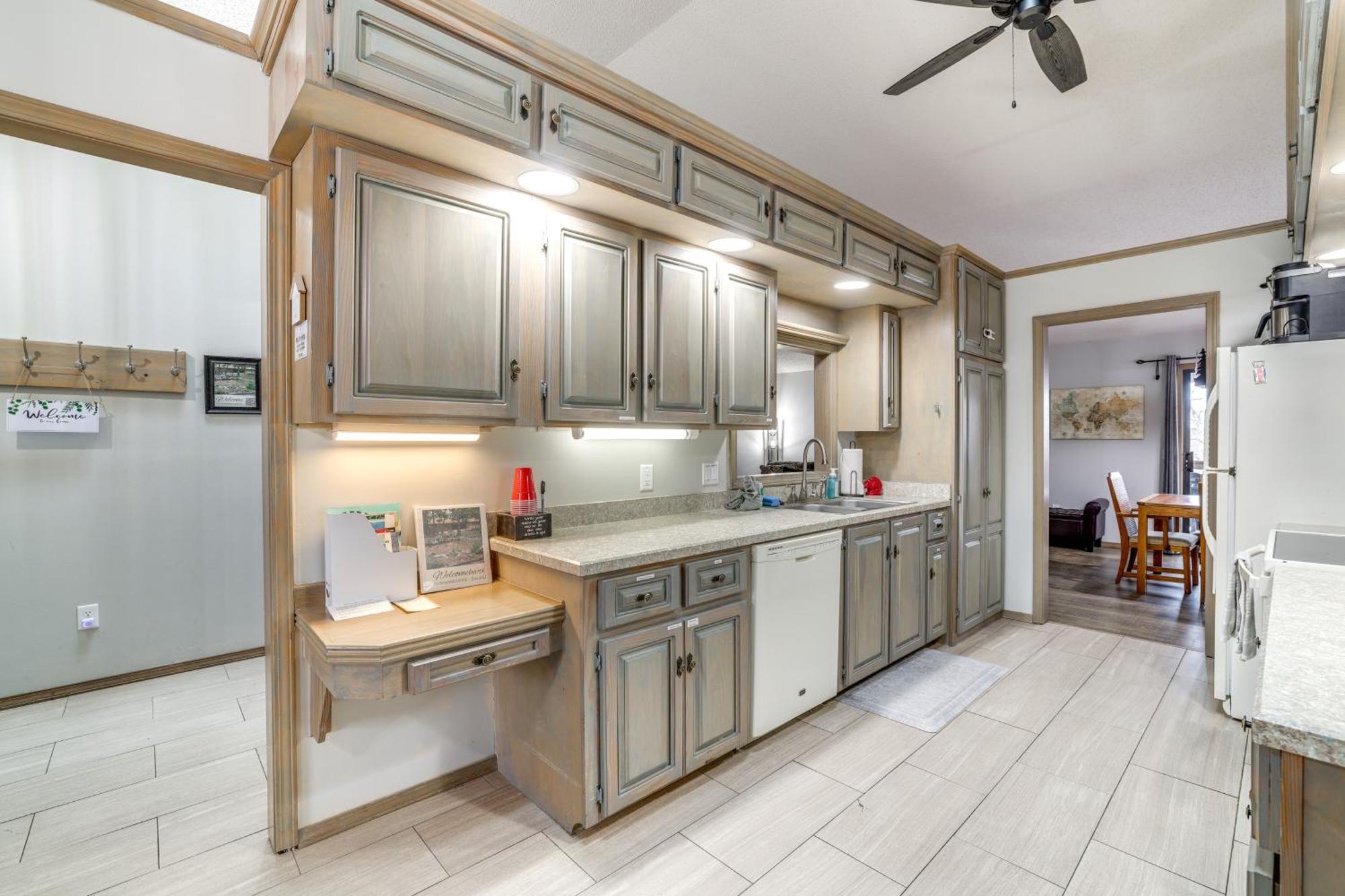 Spacious Holiday Island Escape With Deck And Gas Grill Eksteriør bilde